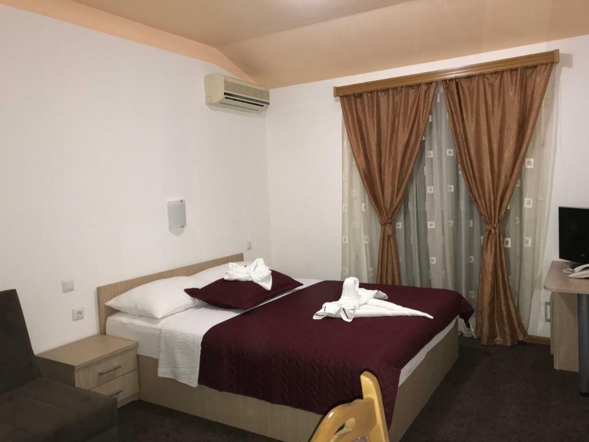 Hotel Ami - M Neum Exterior foto