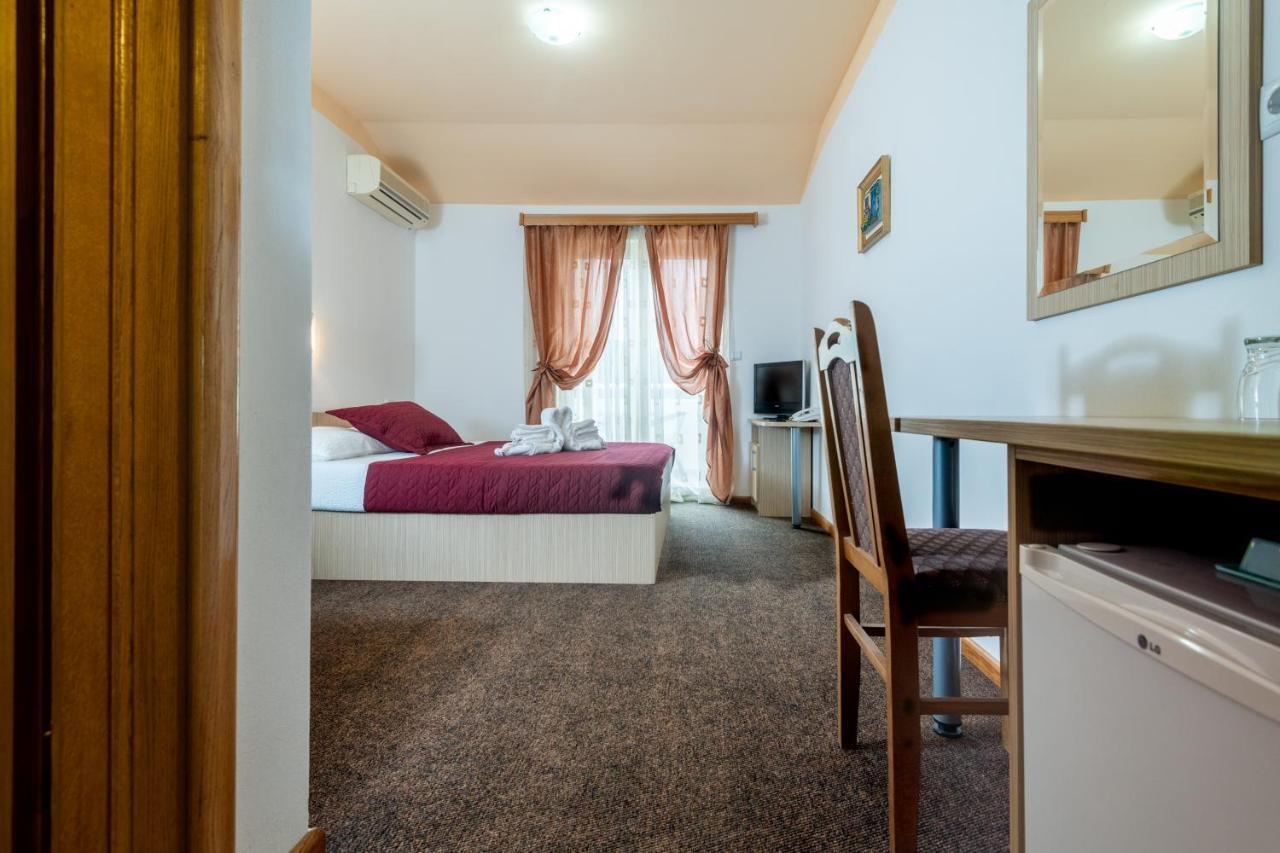 Hotel Ami - M Neum Exterior foto